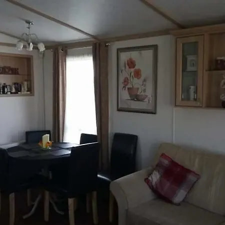 Chapmanholidaylets Bay * Cayton